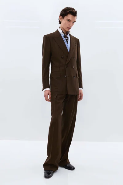Look 16